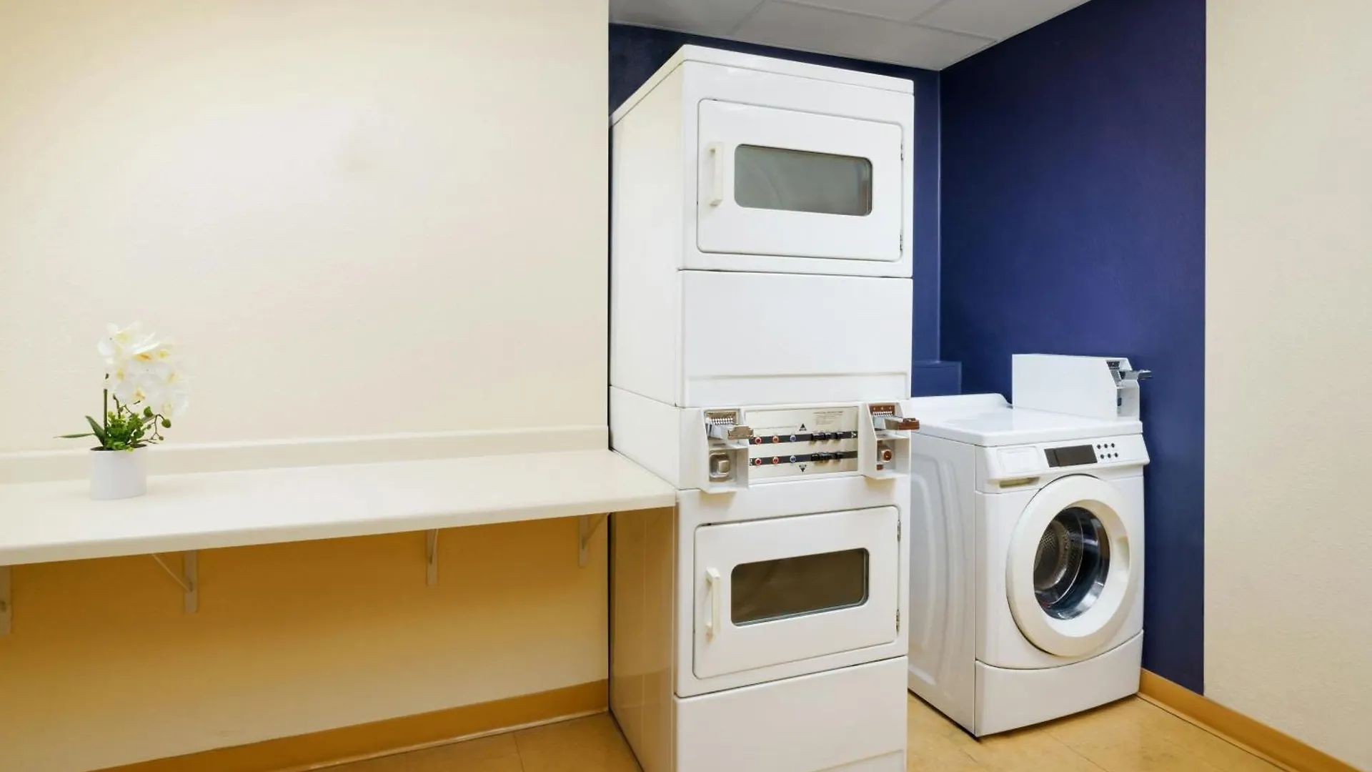 *** Hotel Fairfield By Marriott Inn & Suites Las Vegas Stadium Area United States
